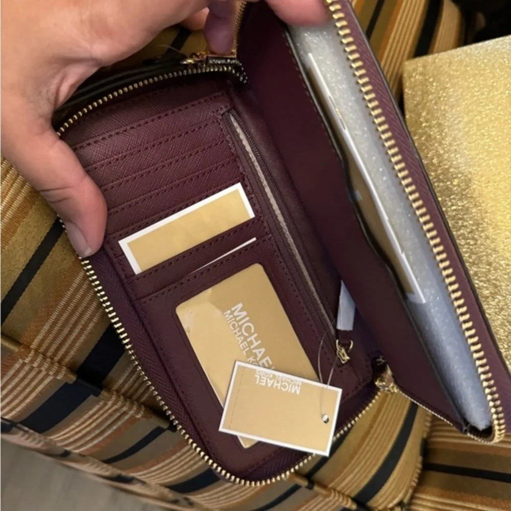 Valentines 💝 Michael kors fulton large wallet phone case leather